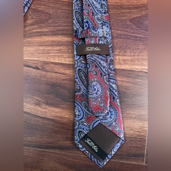 TASSO ELBA 100% Silk Purple On Red  Paisley Necktie - Picture 3 of 10